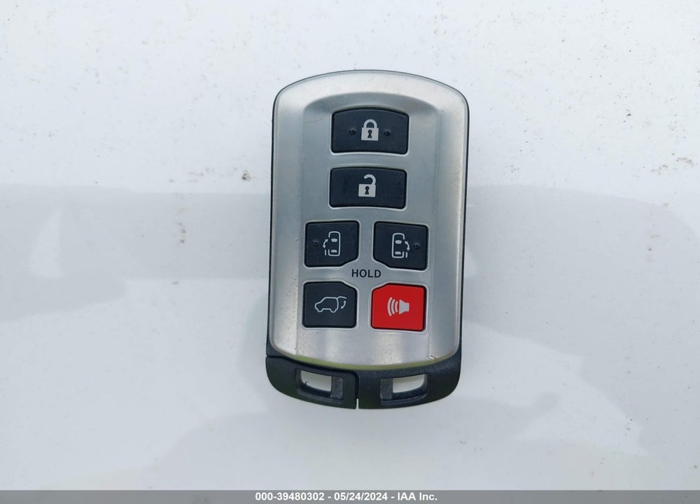 2013 TOYOTA SIENNA XLE 7 PASSENGER VIN: 5TDDK3DC8DS059687