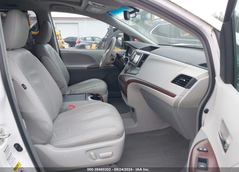 2013 TOYOTA SIENNA XLE 7 PASSENGER VIN: 5TDDK3DC8DS059687