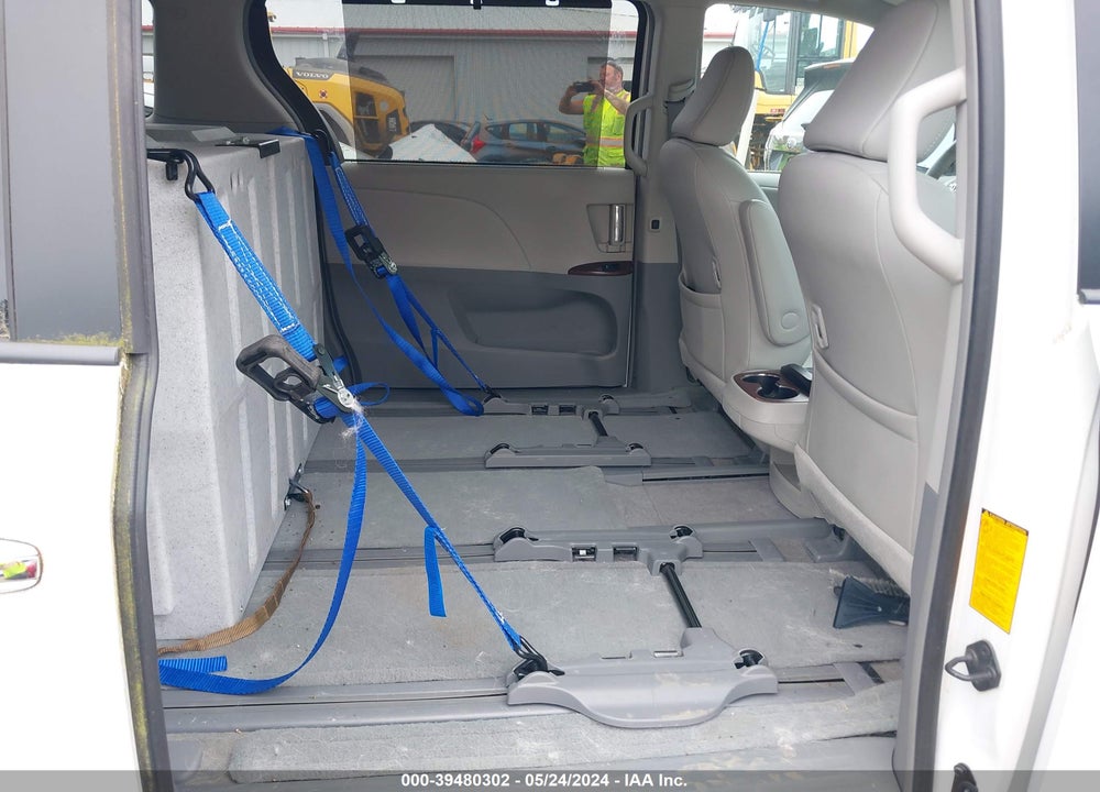2013 TOYOTA SIENNA XLE 7 PASSENGER VIN: 5TDDK3DC8DS059687