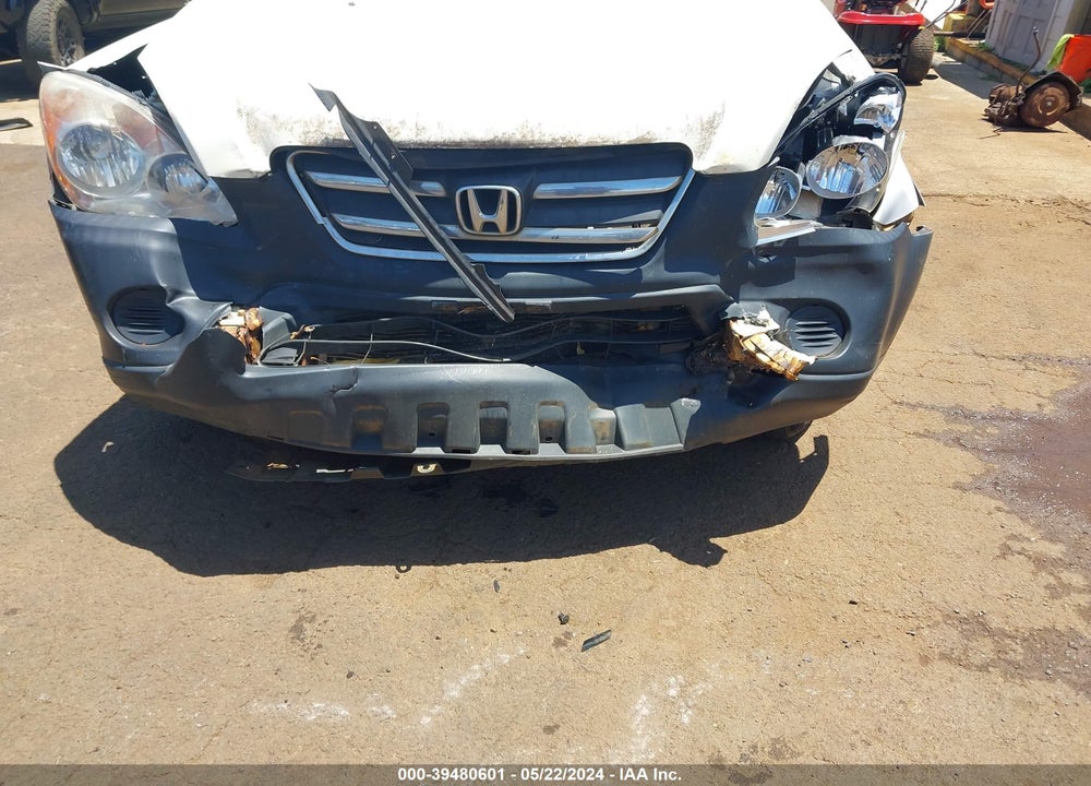 2005 HONDA CR-V LX VIN: JHLRD68585C003011