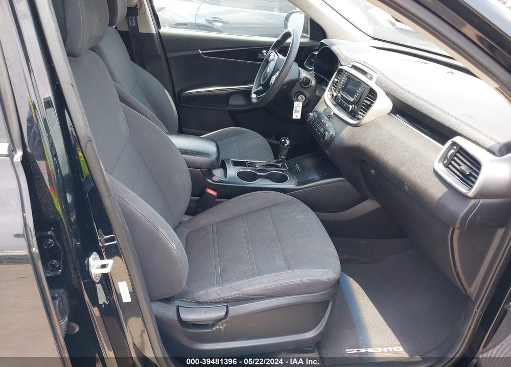 2016 KIA SORENTO 3.3L LX VIN: 5XYPG4A52GG085195