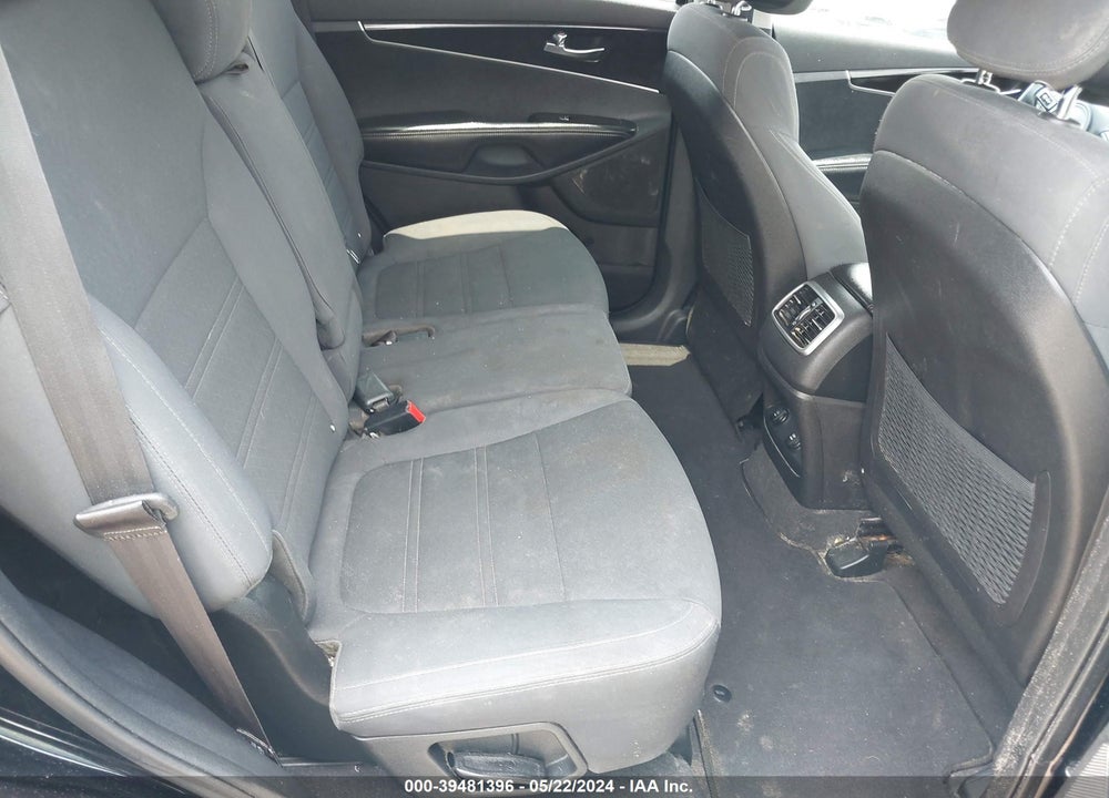 2016 KIA SORENTO 3.3L LX VIN: 5XYPG4A52GG085195