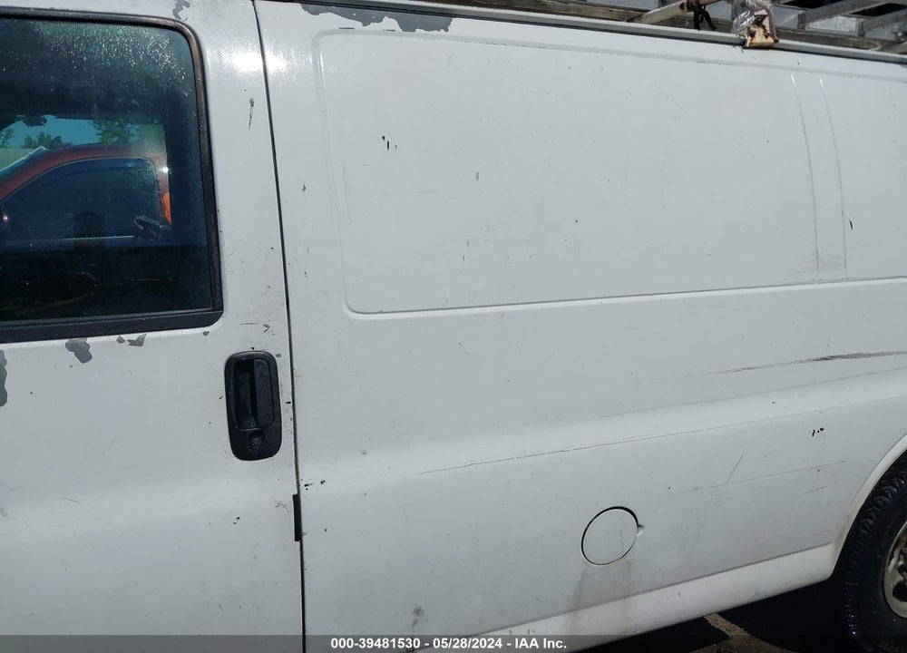 2004 CHEVROLET EXPRESS VIN: 1GCFG15X741176528
