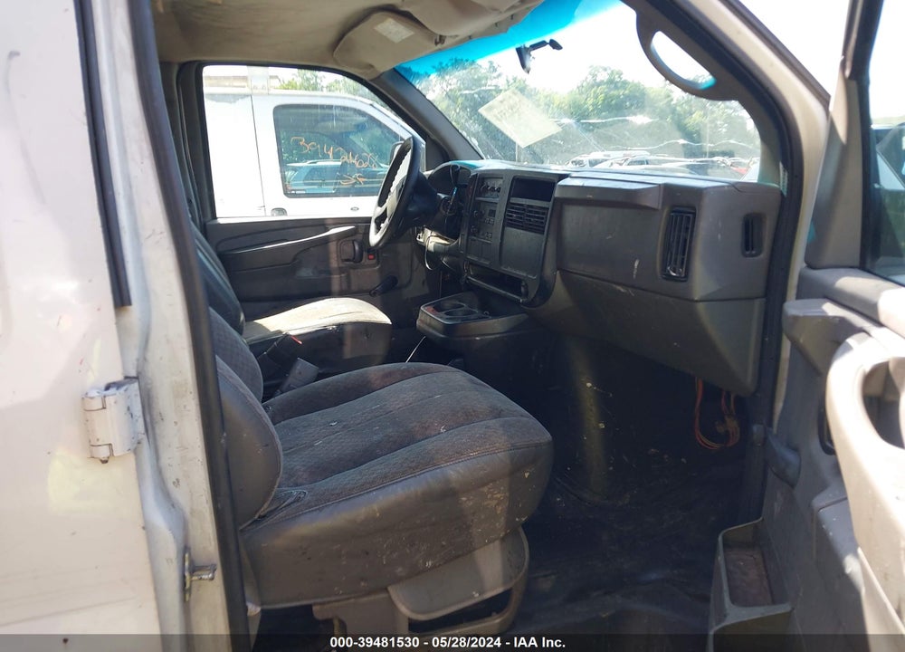 2004 CHEVROLET EXPRESS VIN: 1GCFG15X741176528