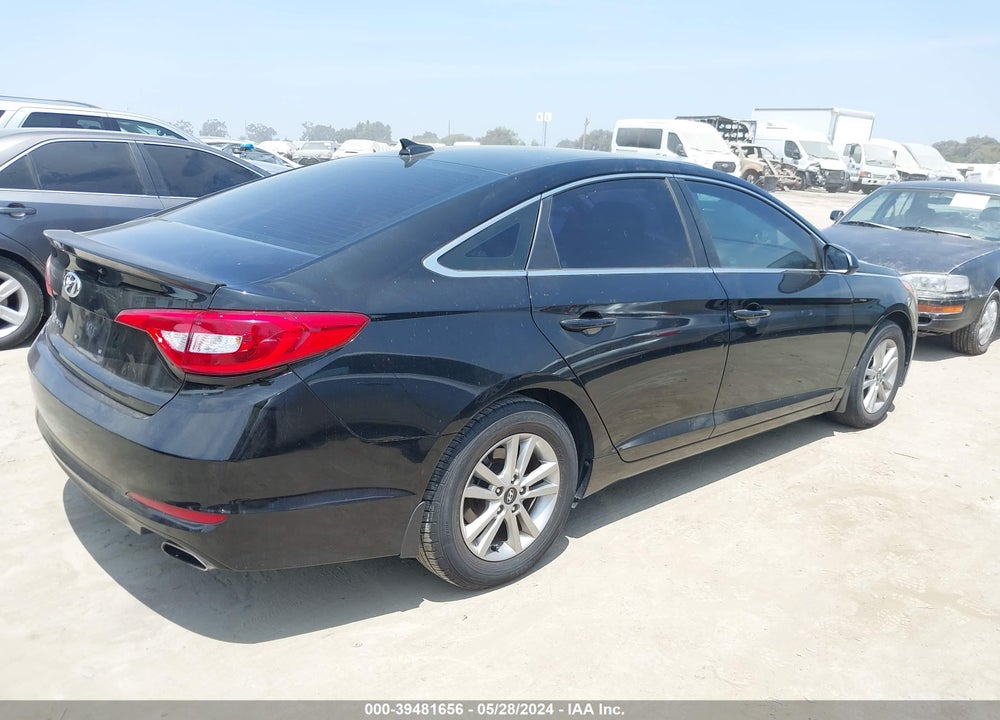 2015 HYUNDAI SONATA SE VIN: 5NPE24AF7FH093928