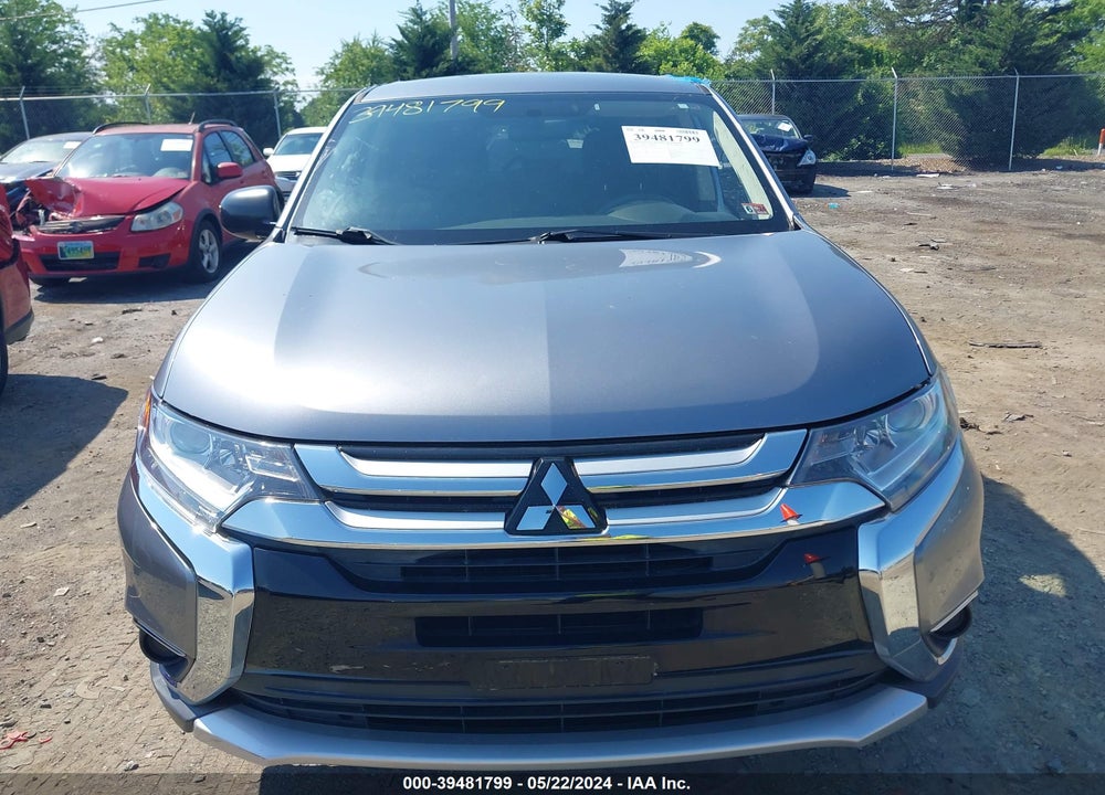 2018 MITSUBISHI OUTLANDER ES VIN: JA4AD2A32JZ060348