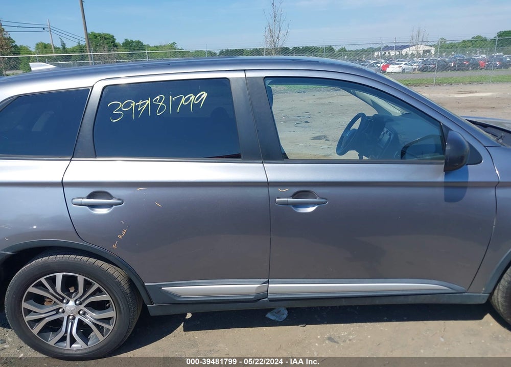 2018 MITSUBISHI OUTLANDER ES VIN: JA4AD2A32JZ060348