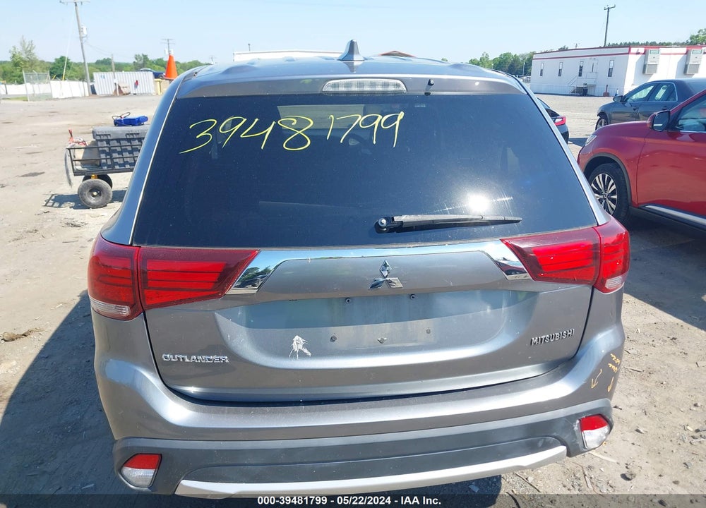 2018 MITSUBISHI OUTLANDER ES VIN: JA4AD2A32JZ060348