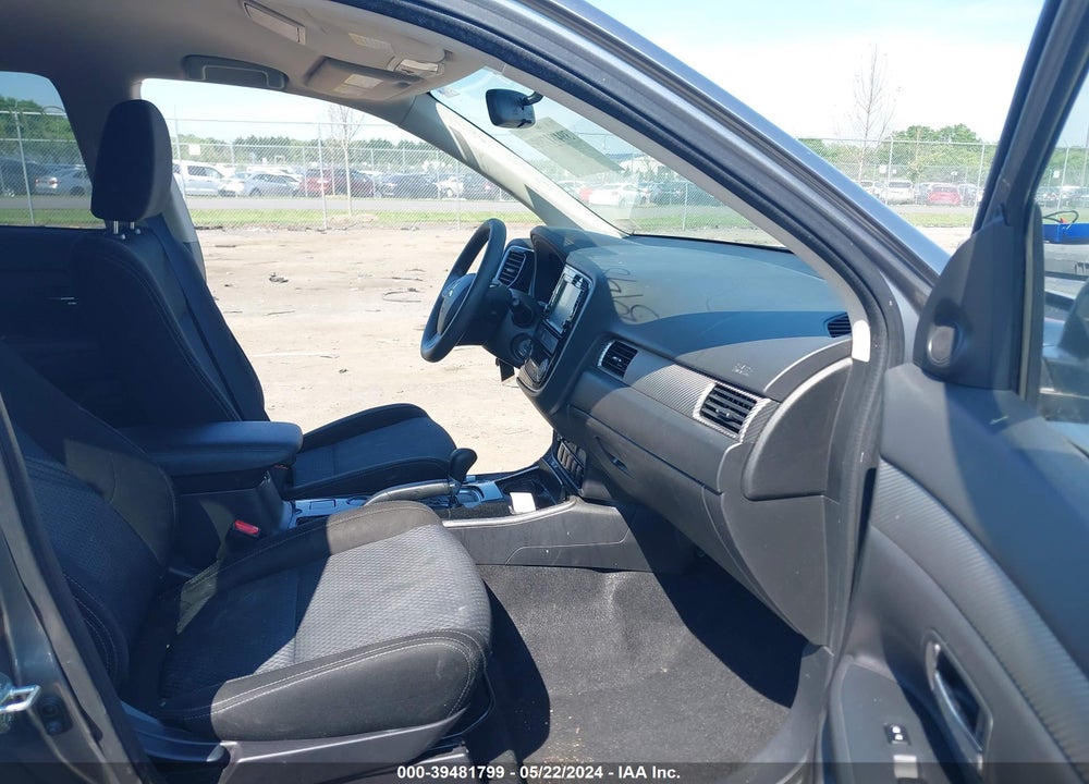 2018 MITSUBISHI OUTLANDER ES VIN: JA4AD2A32JZ060348