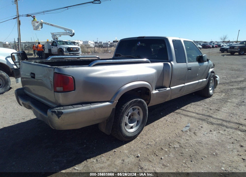2000 GMC SONOMA SLS VIN: 1GTCS1950Y8208128
