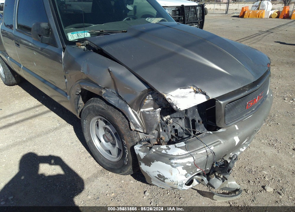 2000 GMC SONOMA SLS VIN: 1GTCS1950Y8208128