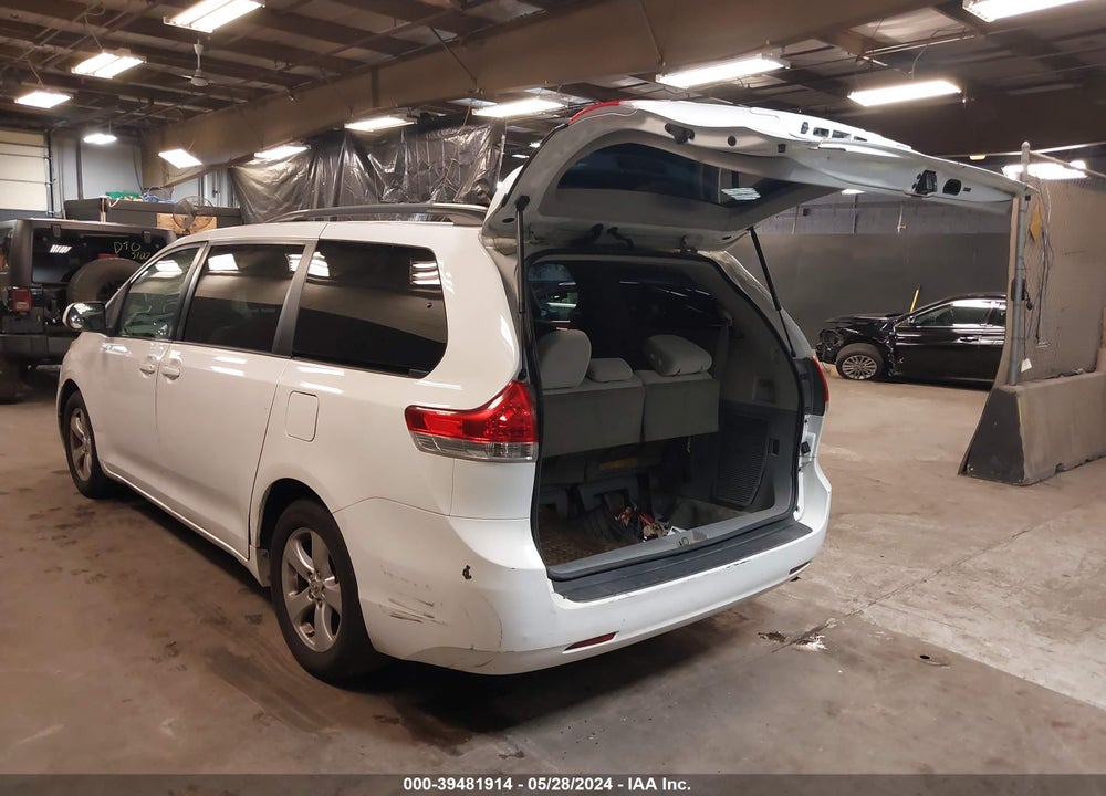 2013 TOYOTA SIENNA LE V6 8 PASSENGER VIN: 5TDKK3DC2DS351701