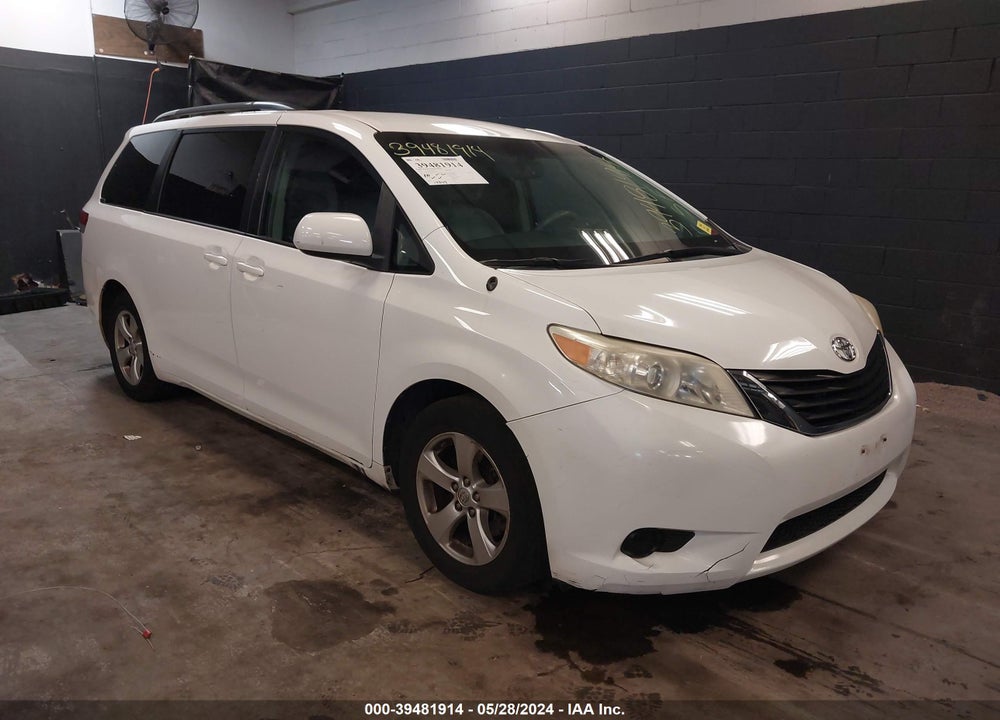 2013 TOYOTA SIENNA LE V6 8 PASSENGER VIN: 5TDKK3DC2DS351701