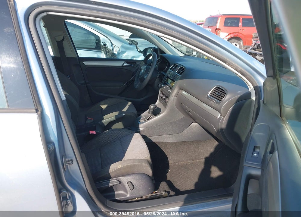 2011 VOLKSWAGEN GOLF 2.5L 4-DOOR VIN: WVWDA7AJ8BW268857