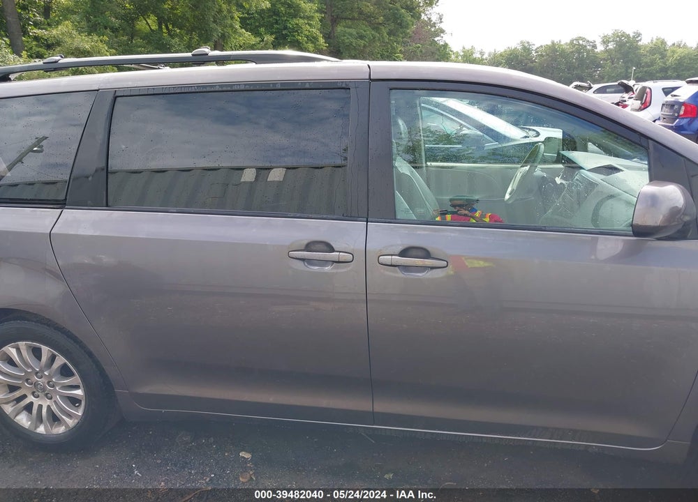 2011 TOYOTA SIENNA XLE V6 VIN: 5TDYK3DCXBS159613