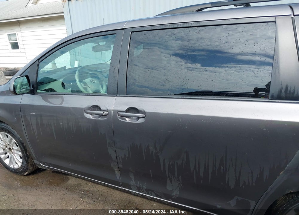 2011 TOYOTA SIENNA XLE V6 VIN: 5TDYK3DCXBS159613