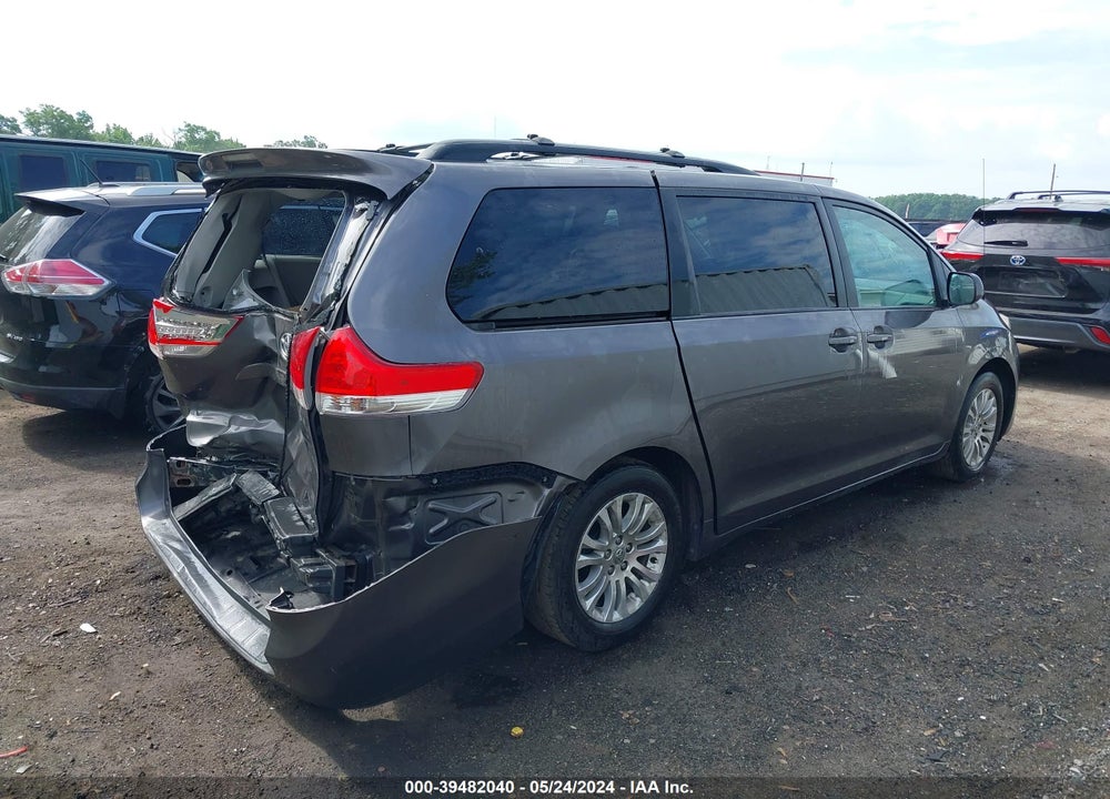 2011 TOYOTA SIENNA XLE V6 VIN: 5TDYK3DCXBS159613
