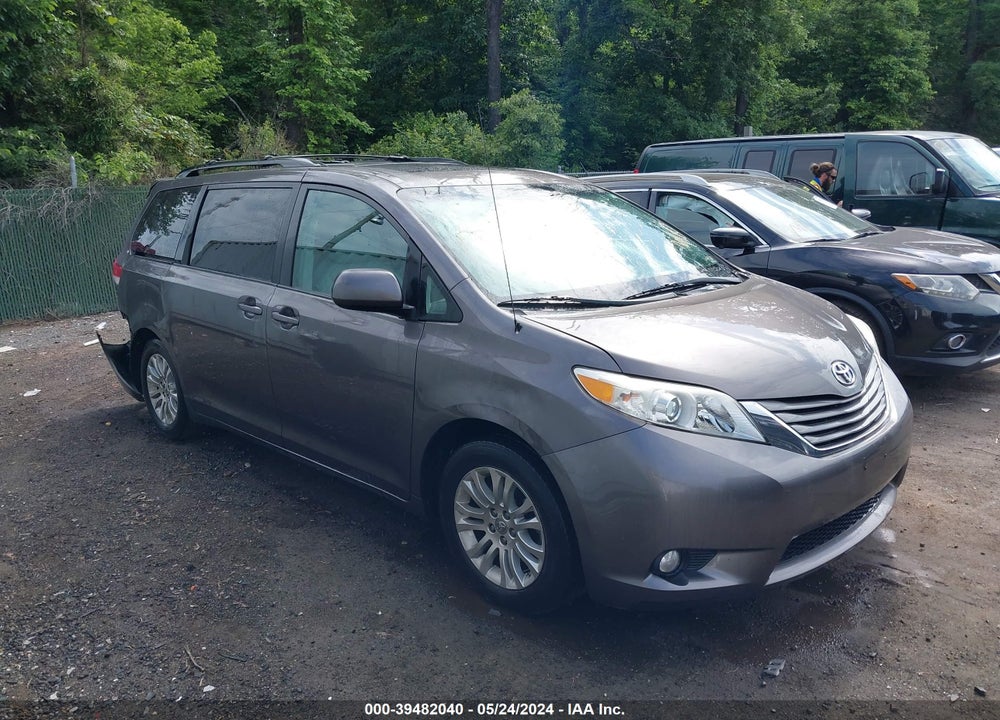 2011 TOYOTA SIENNA XLE V6 VIN: 5TDYK3DCXBS159613