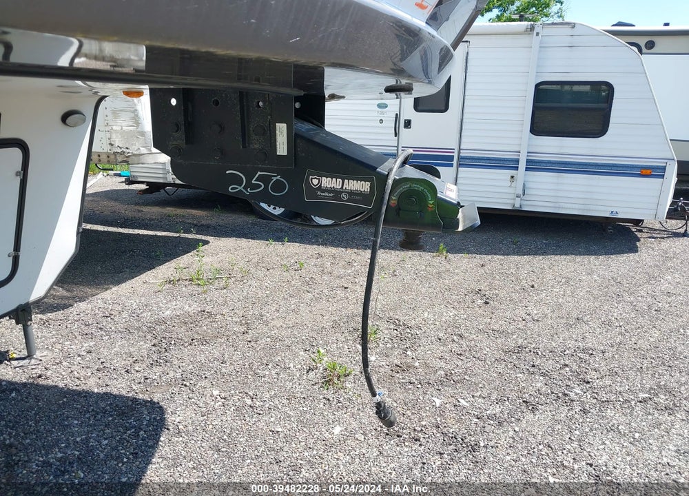 2020 KEYSTONE RV MONTANA VIN: 4YDF37820L4702250
