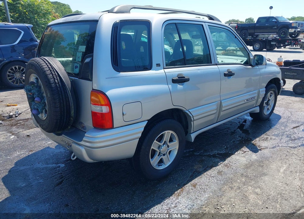 2002 CHEVROLET TRACKER HARD TOP LT VIN: 2CNBE634226932282