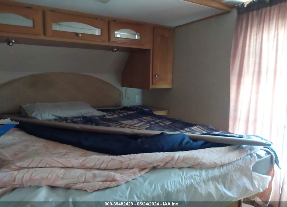 2005 GLENDALE TITANIUM 41' 5TH WHEEL VIN: 2GRFW36T75S056430