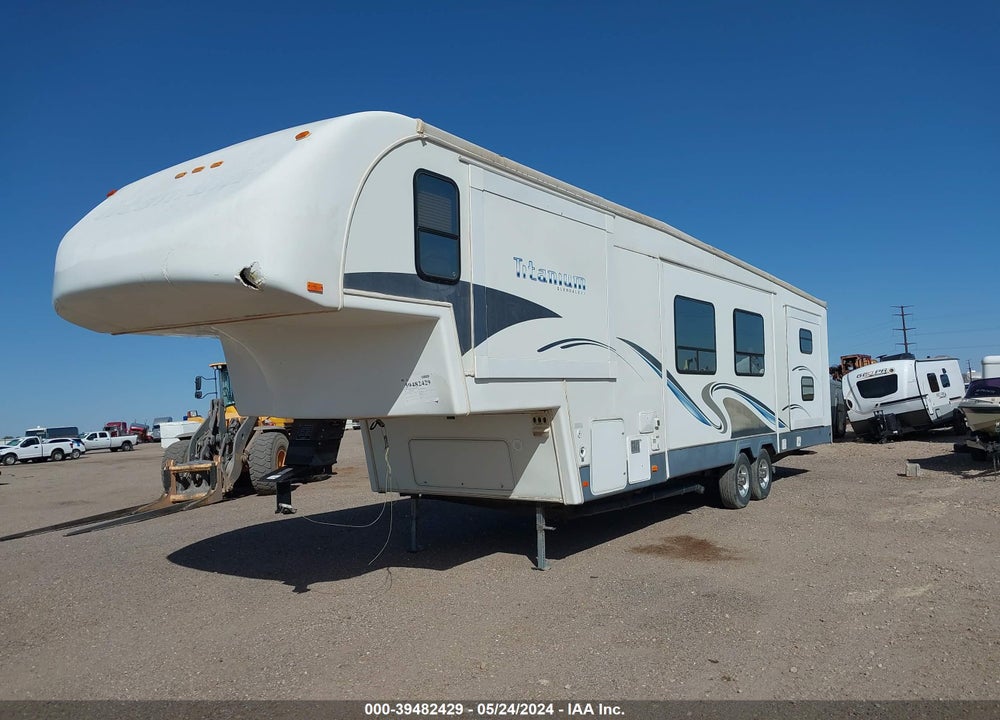 2005 GLENDALE TITANIUM 41' 5TH WHEEL VIN: 2GRFW36T75S056430