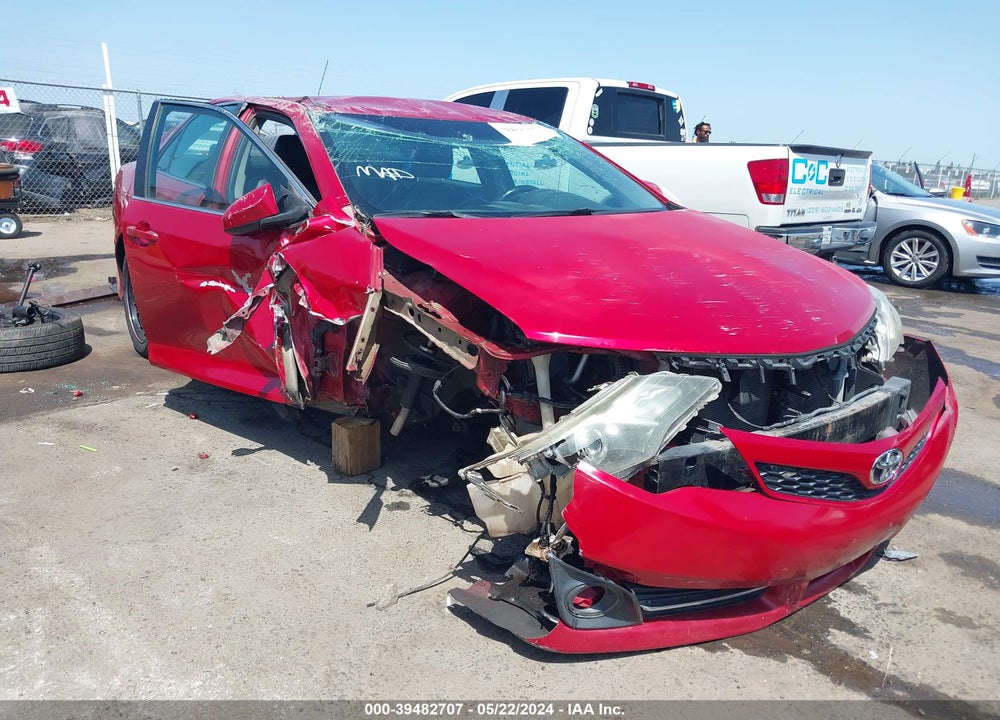 2013 TOYOTA CAMRY SE VIN: 4T1BF1FKXDU699928