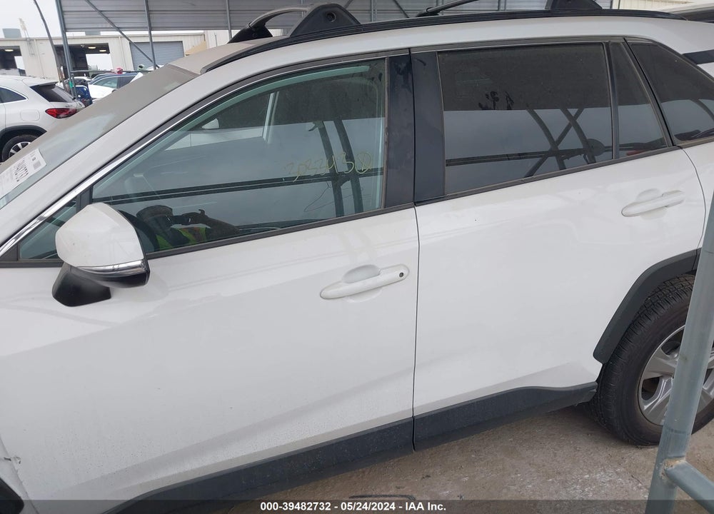 2024 TOYOTA RAV4 XLE VIN: 2T3W1RFVXRW303343