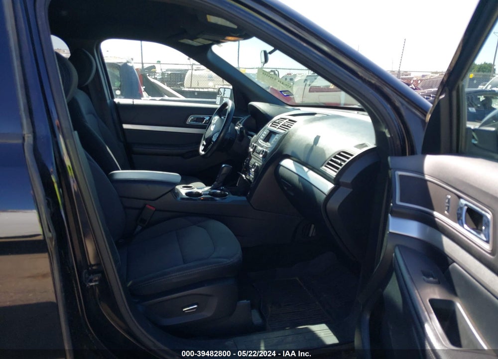 2017 FORD EXPLORER XLT VIN: 1FM5K7D85HGE19386