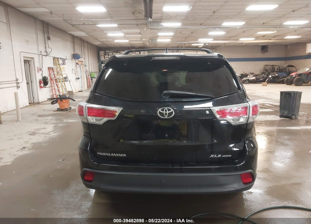 2015 TOYOTA HIGHLANDER XLE V6 VIN: 5TDJKRFHXFS120197