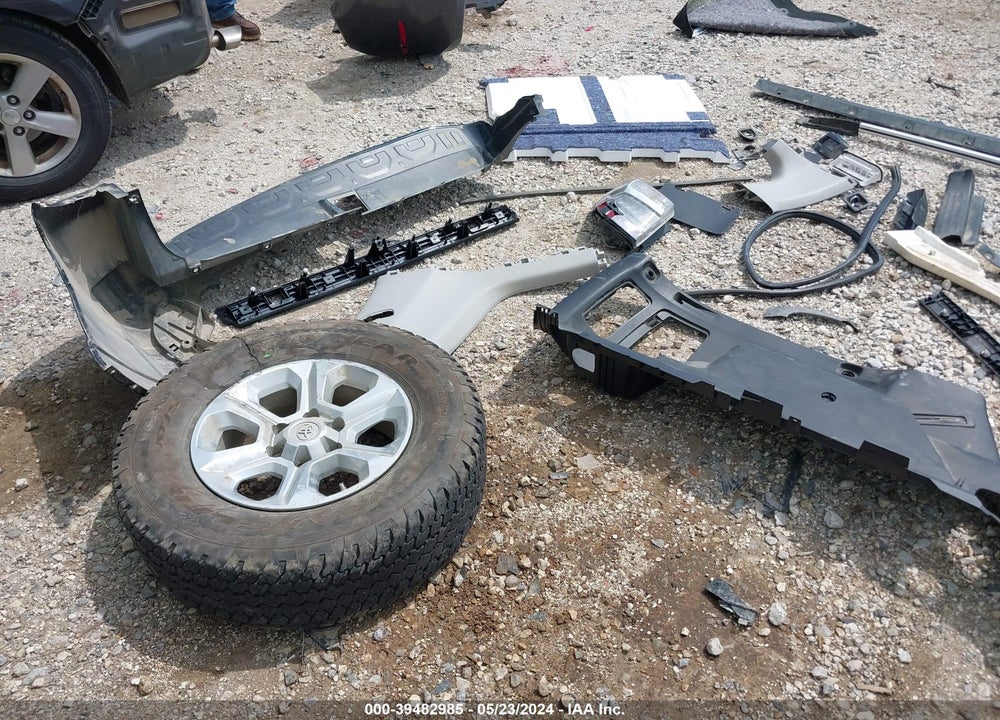 2020 TOYOTA 4RUNNER SR5 VIN: JTEBU5JR1L5769827