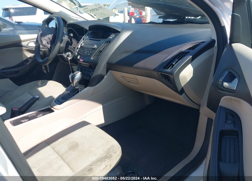 2016 FORD FOCUS SE VIN: 1FADP3K21GL222459