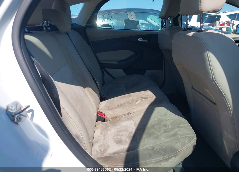 2016 FORD FOCUS SE VIN: 1FADP3K21GL222459