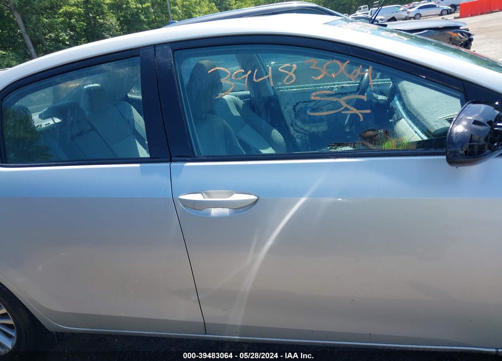 2015 TOYOTA COROLLA LE PLUS VIN: 2T1BURHE6FC469092