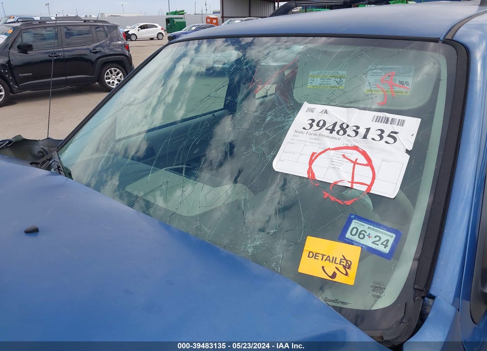 2010 FORD ESCAPE XLS VIN: 1FMCU0C77AKD32402