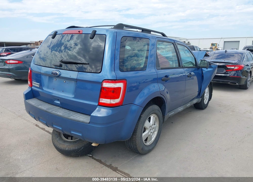 2010 FORD ESCAPE XLS VIN: 1FMCU0C77AKD32402