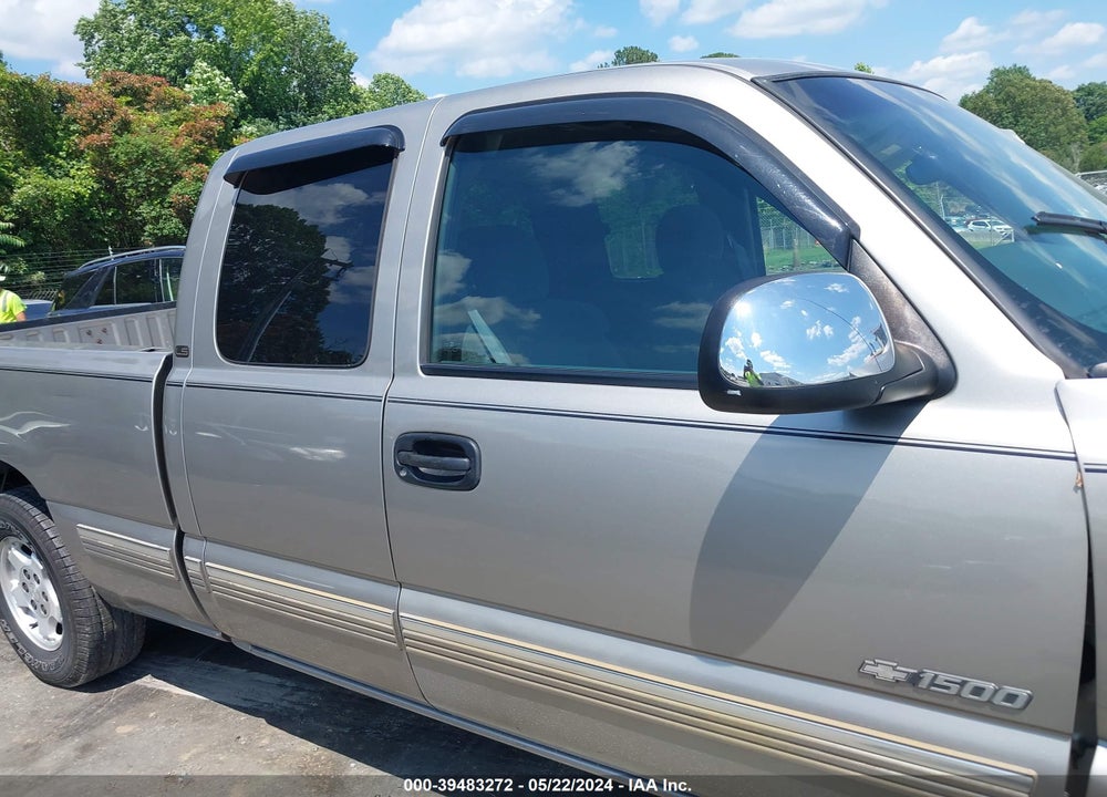 2000 CHEVROLET SILVERADO 1500 LS VIN: 2GCEC19T7Y1382317