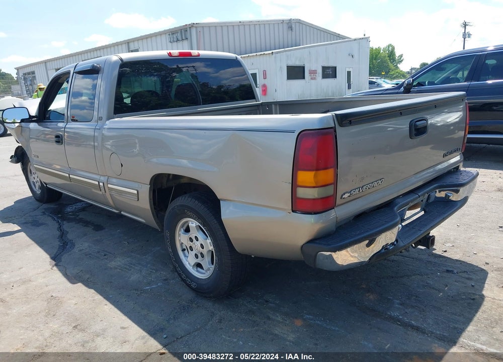 2000 CHEVROLET SILVERADO 1500 LS VIN: 2GCEC19T7Y1382317