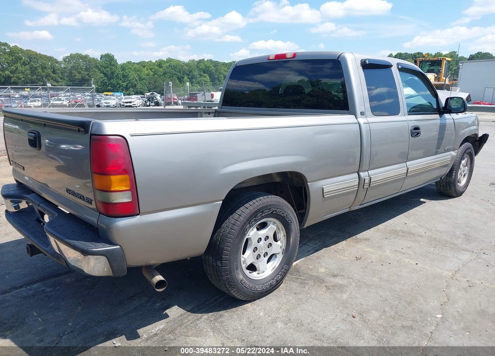 2000 CHEVROLET SILVERADO 1500 LS VIN: 2GCEC19T7Y1382317