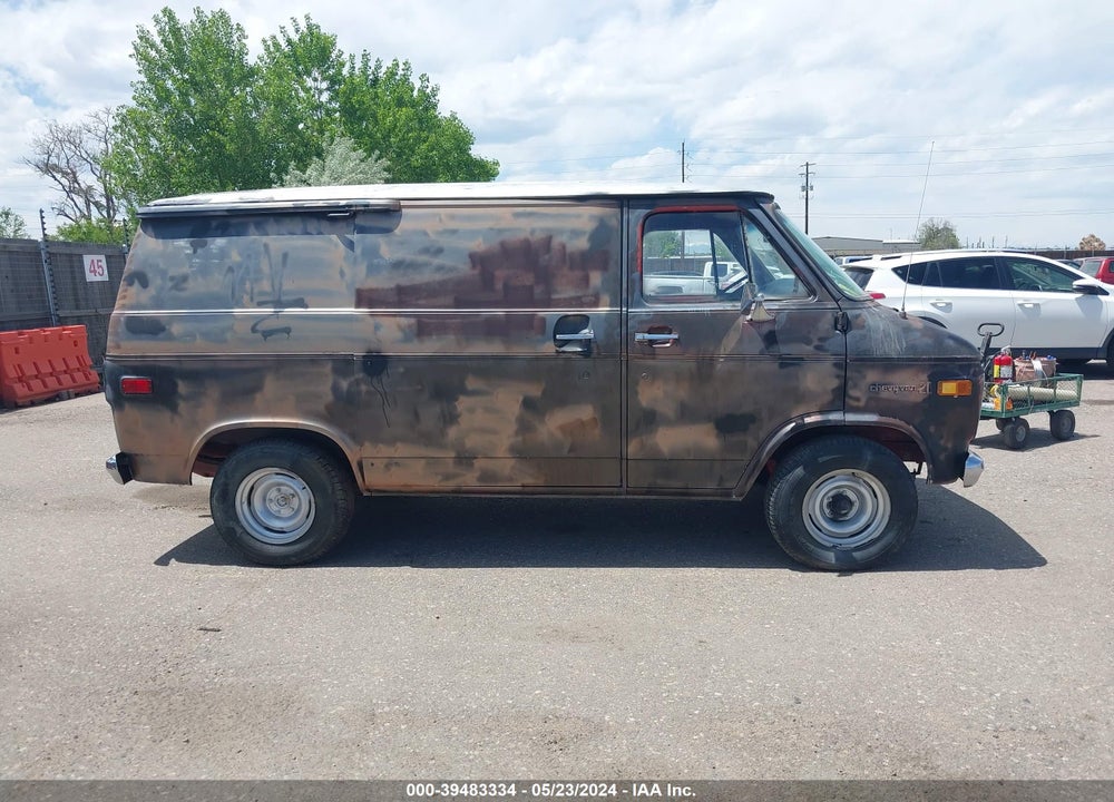 1975 CHEVROLET G30 VIN: CGY255U162321