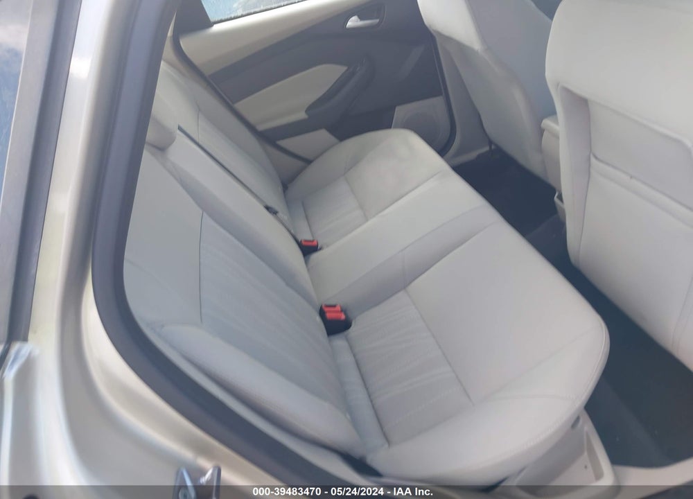 2018 FORD FOCUS SE VIN: 1FADP3FE6JL228155