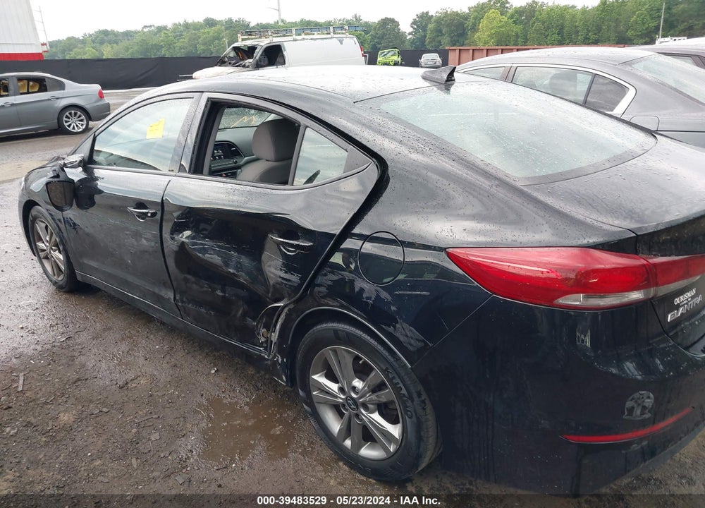 2018 HYUNDAI ELANTRA SEL VIN: 5NPD84LFXJH373455