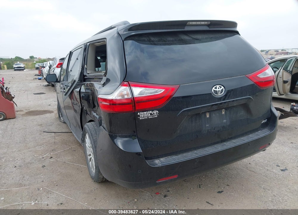 2017 TOYOTA SIENNA XLE 8 PASSENGER VIN: 5TDYZ3DC0HS877594
