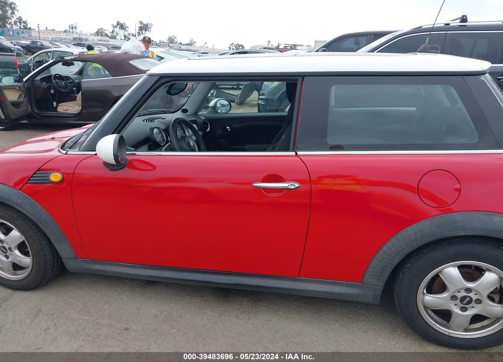 2008 MINI COOPER VIN: WMWMF33578TT60821