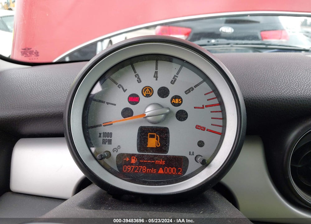 2008 MINI COOPER VIN: WMWMF33578TT60821