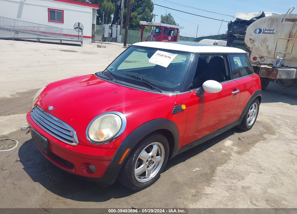 2008 MINI COOPER VIN: WMWMF33578TT60821