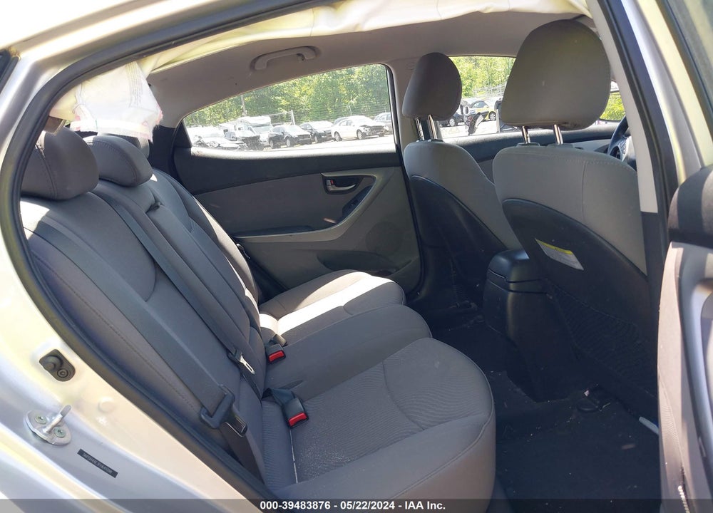 2015 HYUNDAI ELANTRA SE VIN: 5NPDH4AE3FH641098