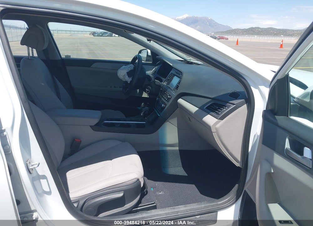 2017 HYUNDAI SONATA SE VIN: 5NPE24AFXHH453678