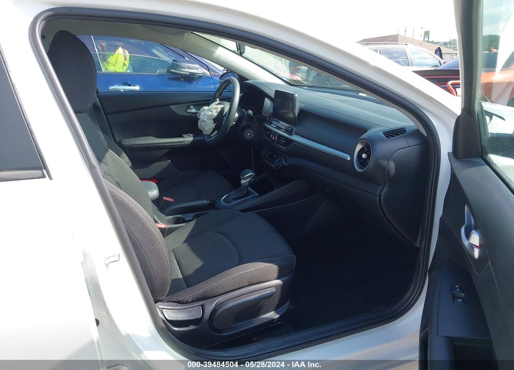 2019 KIA FORTE FE VIN: 3KPF24AD2KE008124
