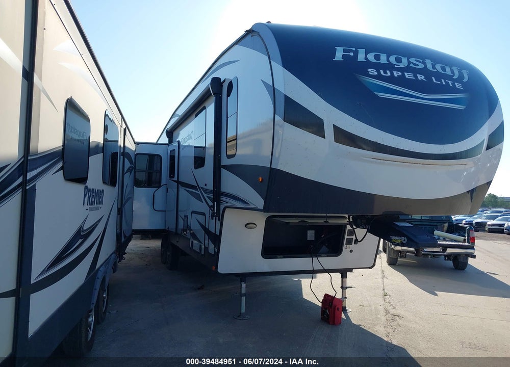 2022 FOREST RIVER FLAGSTAFF SUPER LITE VIN: 4X4FFLN22N1899055